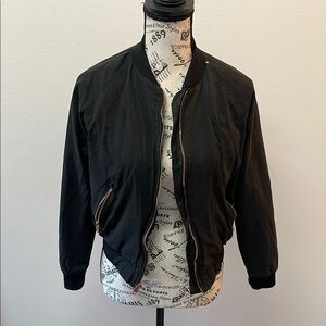 Black Bomber Jacket
085